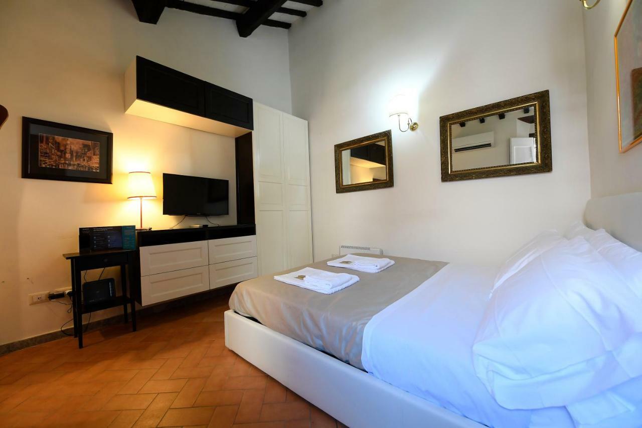 - Campo De' Fiori Apartamento